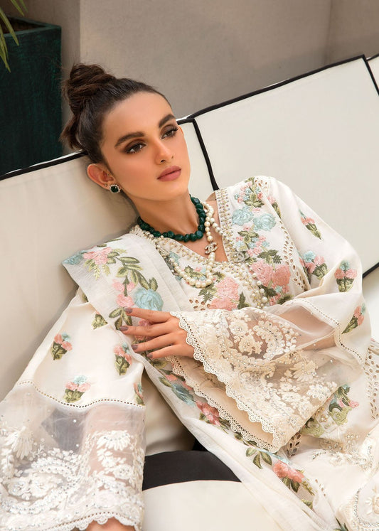 ❄️ Labasée Haya – Winter Collection 2025 | Crimson 801 Dhanak 3PC with Full Embroidery & ChikanKari Work ❄️