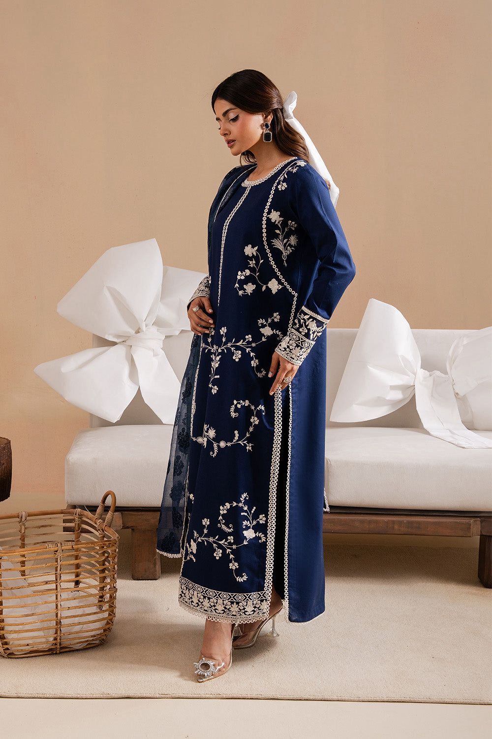 ❄️ Labasée Haya – Winter Collection 2025 | Jazmin 7013 Dhanak 3PC with Digital Wool Shawl & Heavy Embroidery ❄️