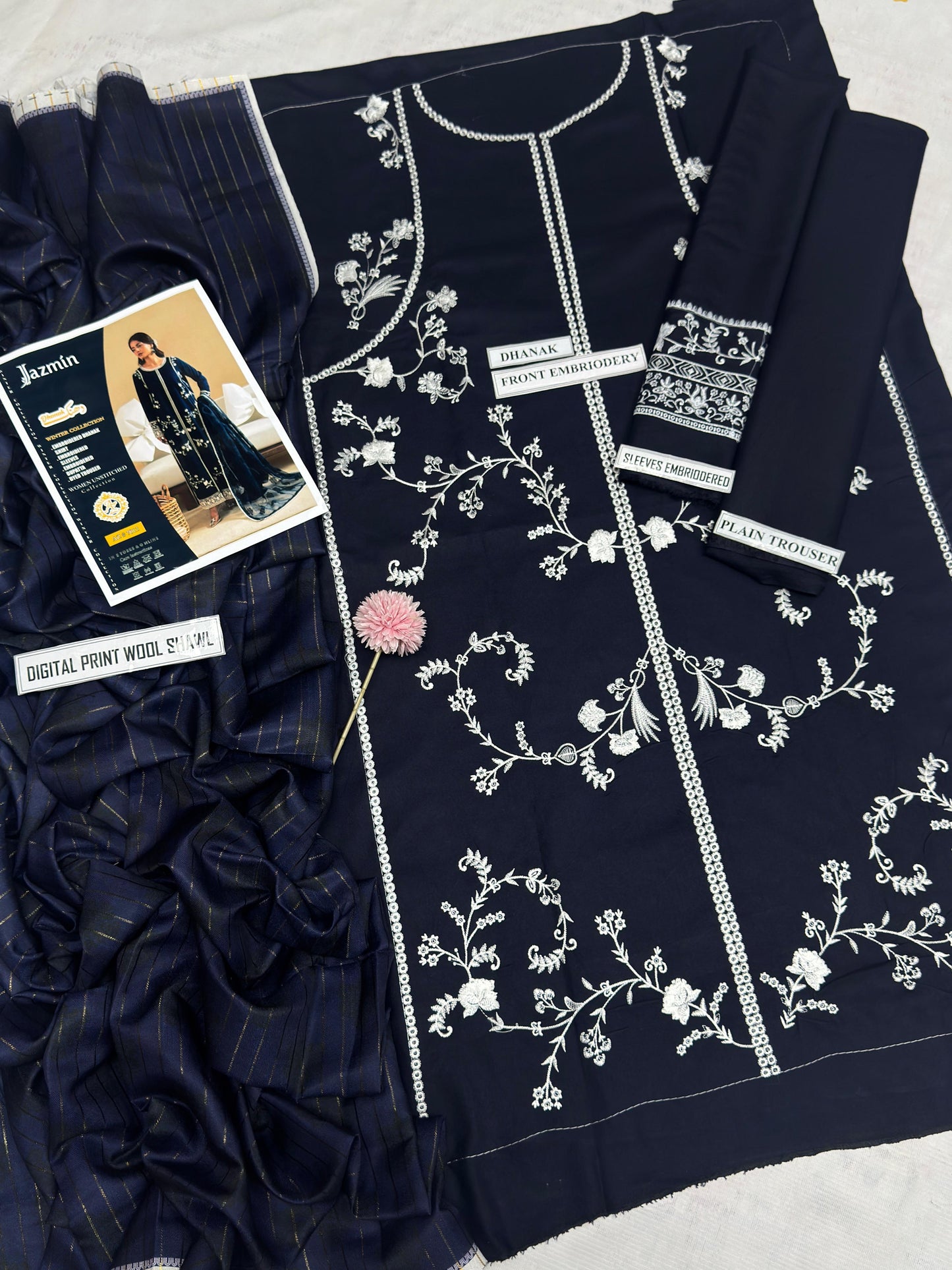 ❄️ Labasée Haya – Winter Collection 2025 | Jazmin 7013 Dhanak 3PC with Digital Wool Shawl & Heavy Embroidery ❄️