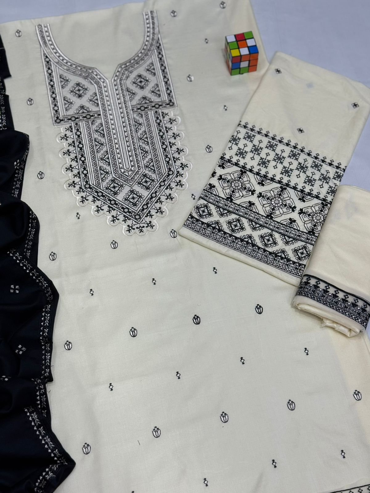 ✨ Labasée Haya – Zara shahjahan Premium Dhanak 3PC | Heavy Embroidery with Digital Wool Shawl ✨