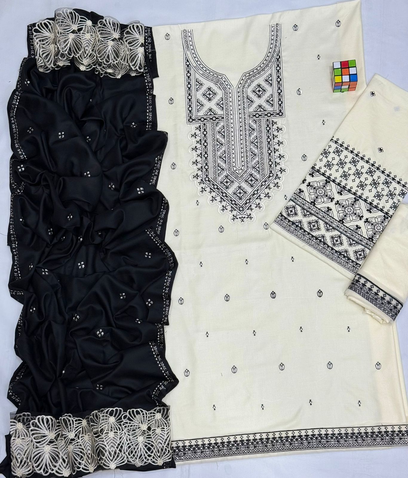 ✨ Labasée Haya – Zara shahjahan Premium Dhanak 3PC | Heavy Embroidery with Digital Wool Shawl ✨